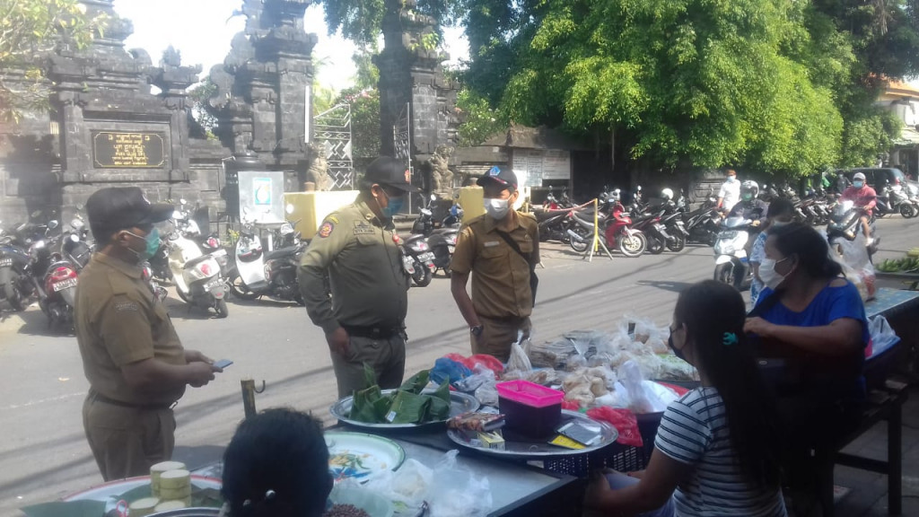 Senin, 18 Oktober 2021 - Giat Penegakan Prokes untuk Pengendalian Penyebaran Covid-19